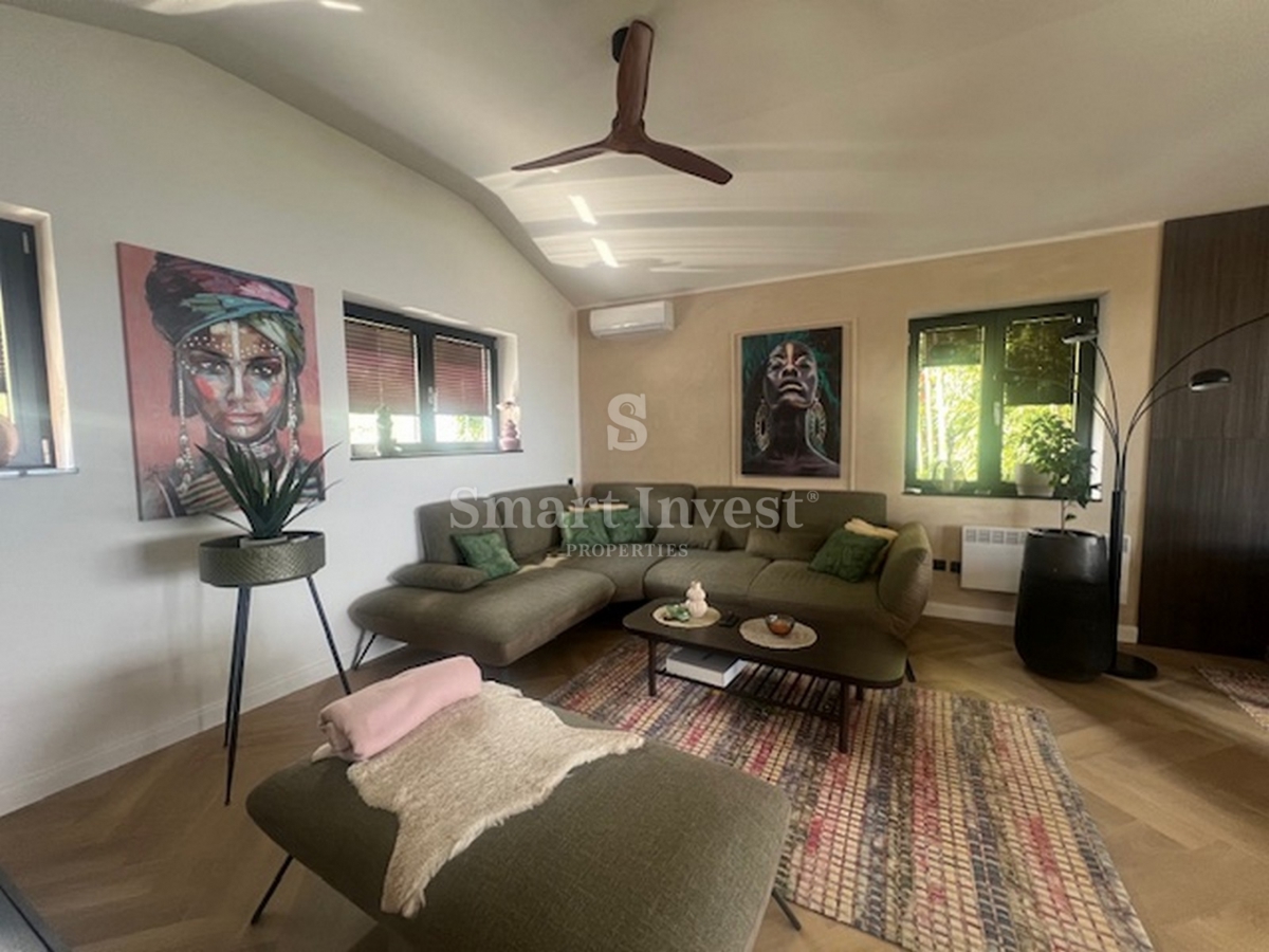 LAURANA, casa completamente ristrutturata con vista mare