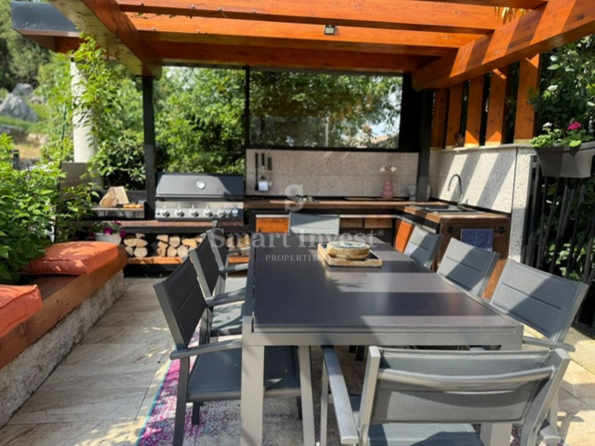 LAURANA, casa completamente ristrutturata con vista mare