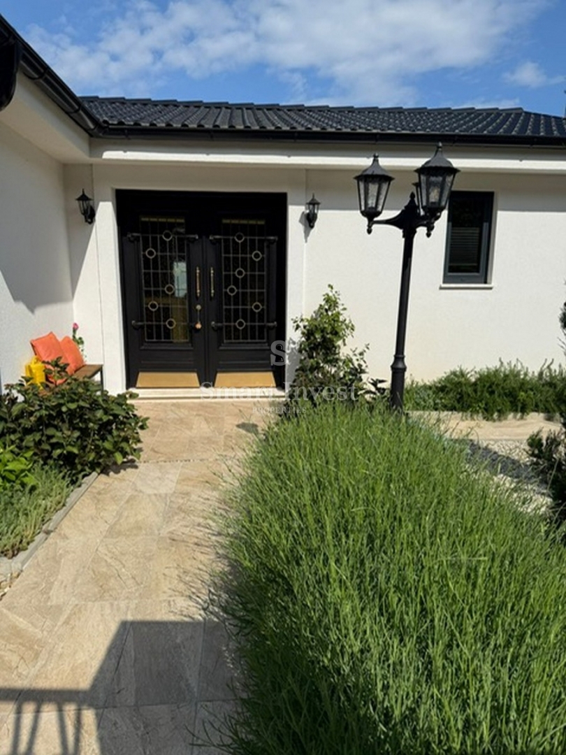 LAURANA, casa completamente ristrutturata con vista mare