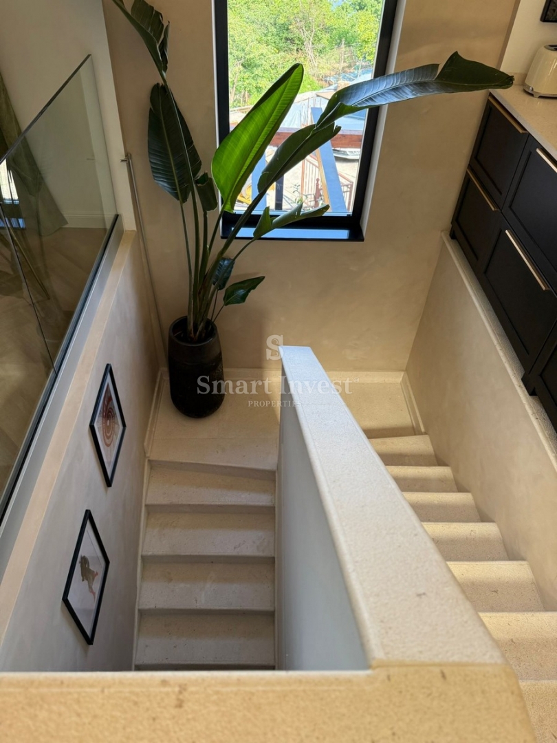 LAURANA, casa completamente ristrutturata con vista mare