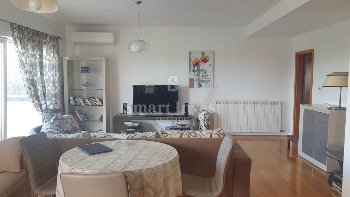 POLA - ŠTINJAN, confortevole appartamento con 2 camere da letto e vista mare