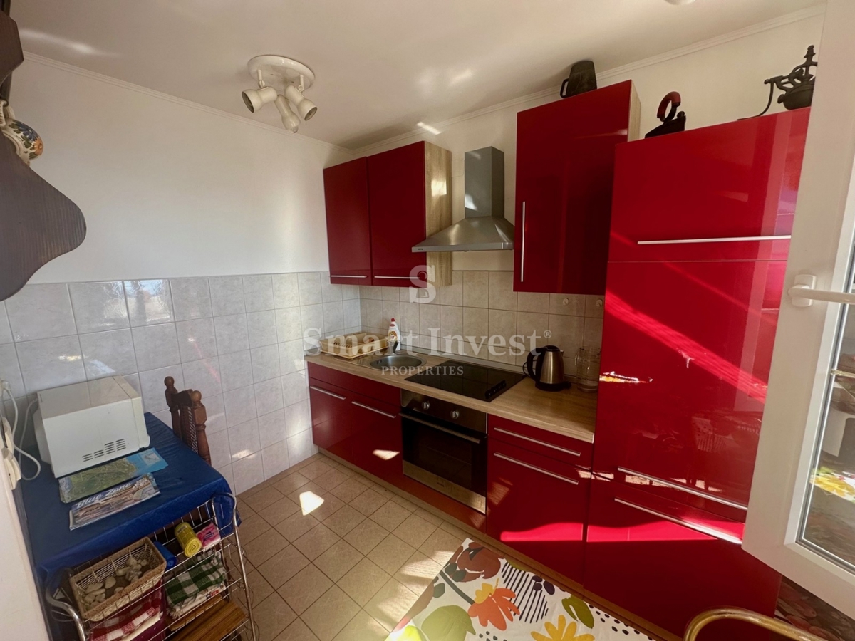 IČIĆI, appartamento bilocale con parcheggio e vista mare, in ottima posizione