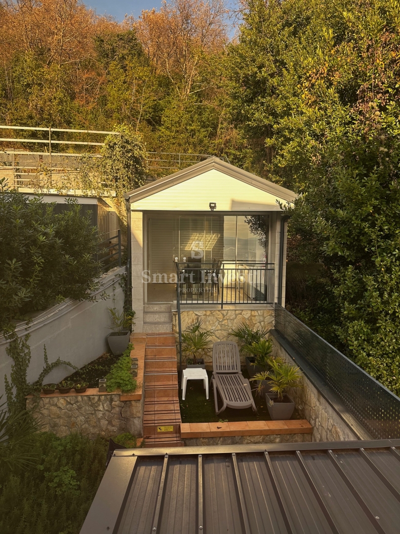 ABBAZIA, appartamento diviso in 2 appartamenti, con vista mare e giardino