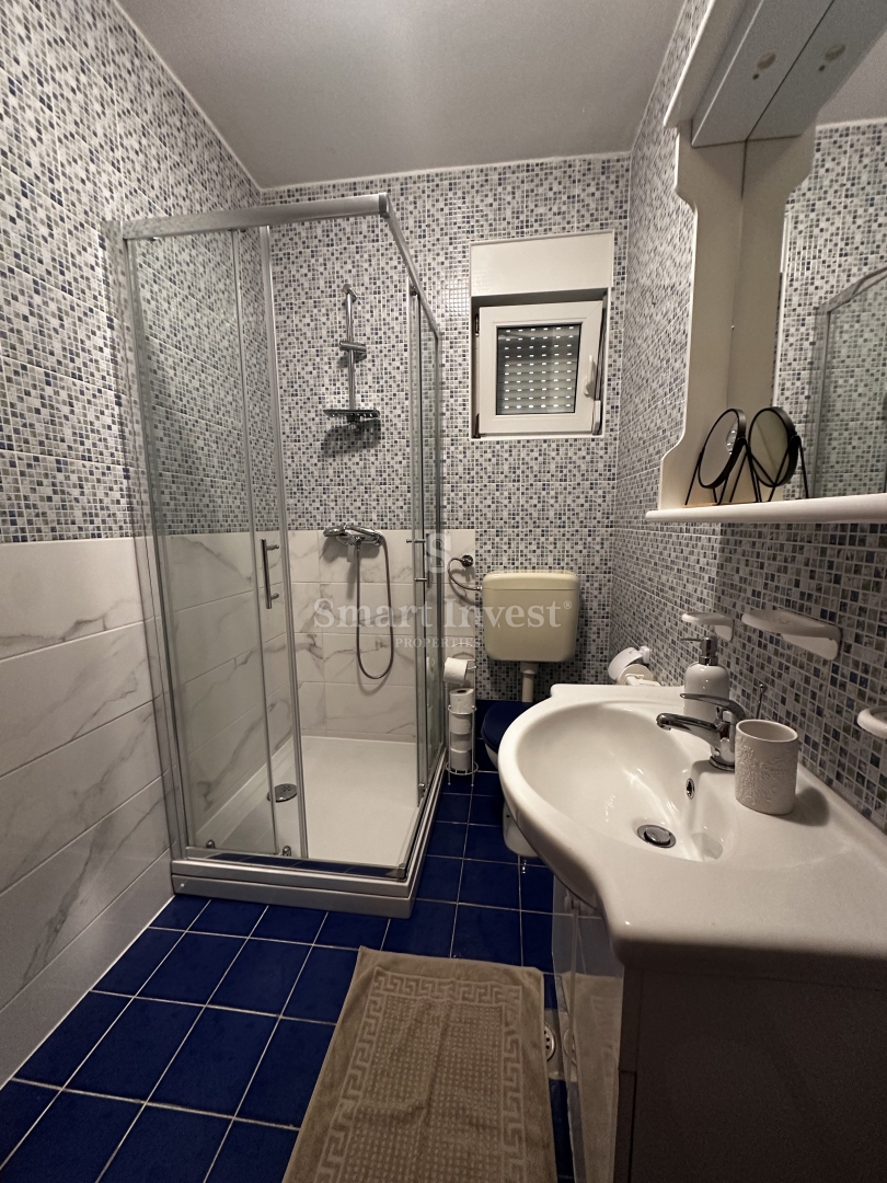 ABBAZIA, appartamento diviso in 2 appartamenti, con vista mare e giardino