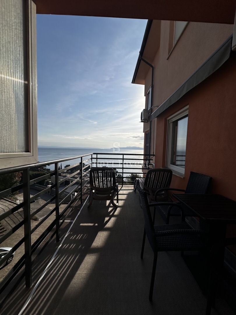 ABBAZIA, appartamento diviso in 2 appartamenti, con vista mare e giardino