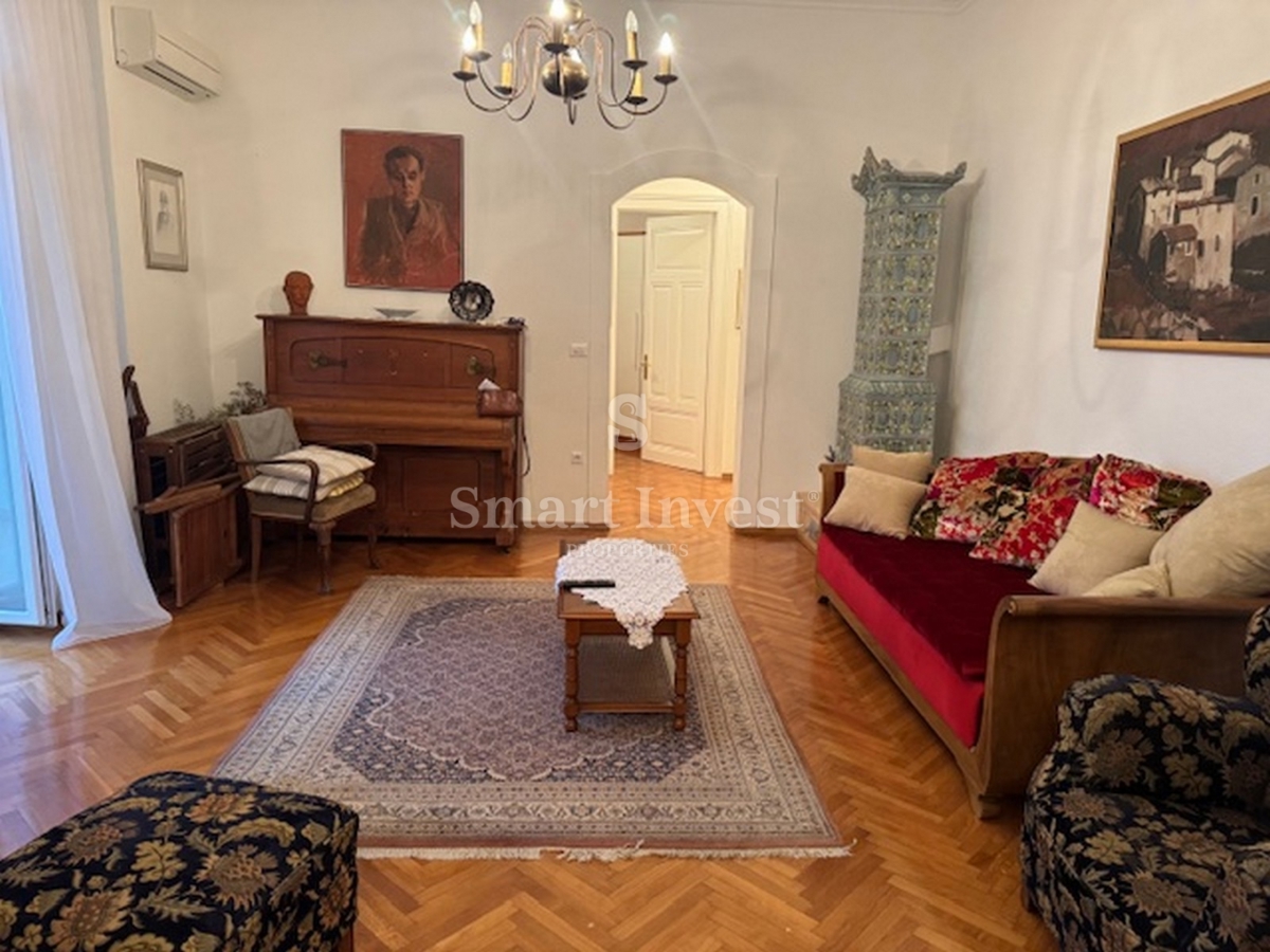 ABBAZIA - CENTRO, spazioso appartamento in villa, a 50 m dal mare