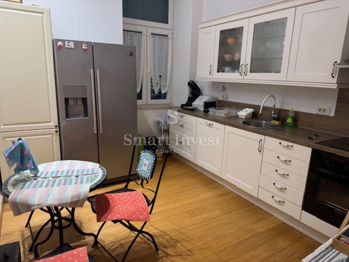 ABBAZIA - CENTRO, spazioso appartamento in villa, a 50 m dal mare