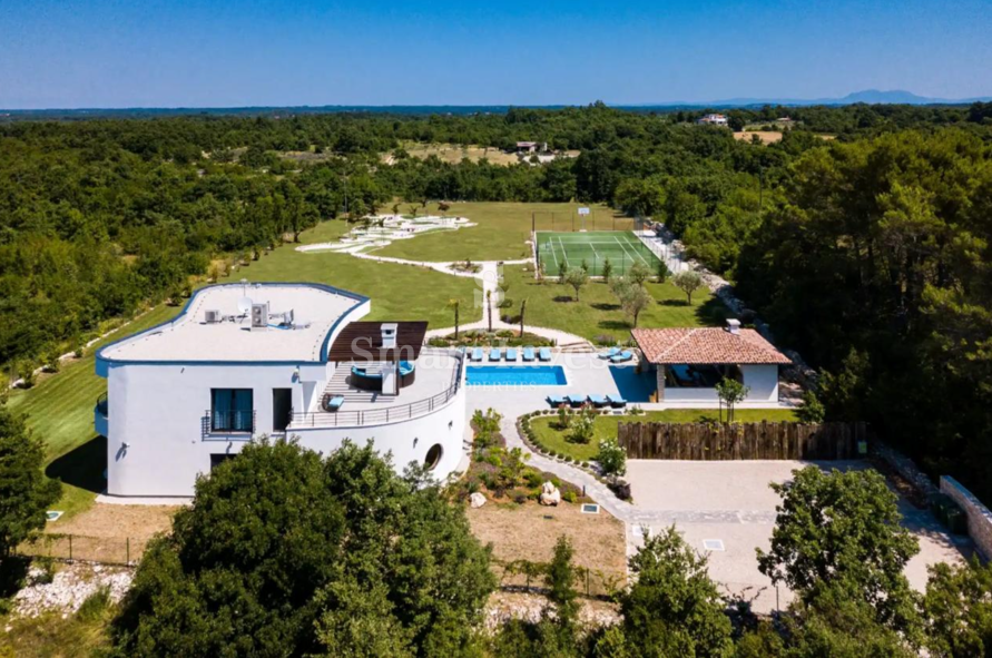ISTRIA – SVETVINČENAT, villa di lusso su un terreno di 8.686 m²