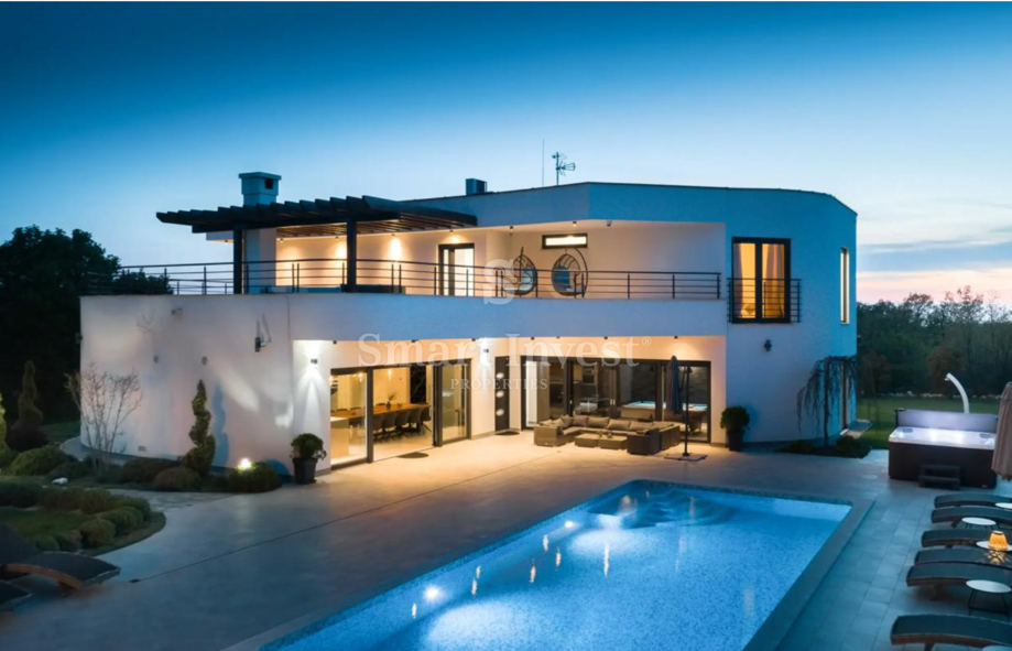 ISTRIA – SVETVINČENAT, villa di lusso su un terreno di 8.686 m²