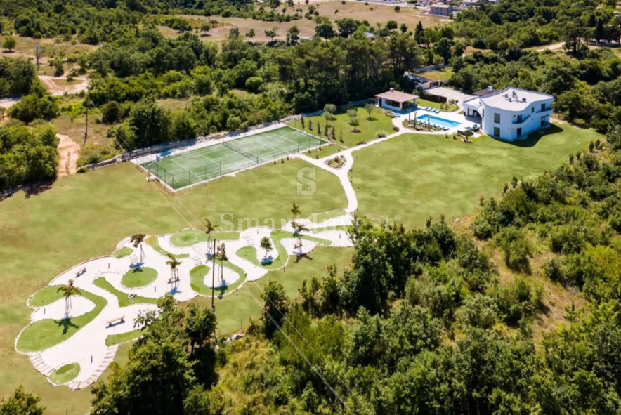 ISTRIA – SVETVINČENAT, villa di lusso su un terreno di 8.686 m²