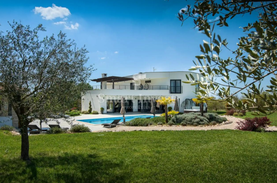 ISTRIA – SVETVINČENAT, villa di lusso su un terreno di 8.686 m²