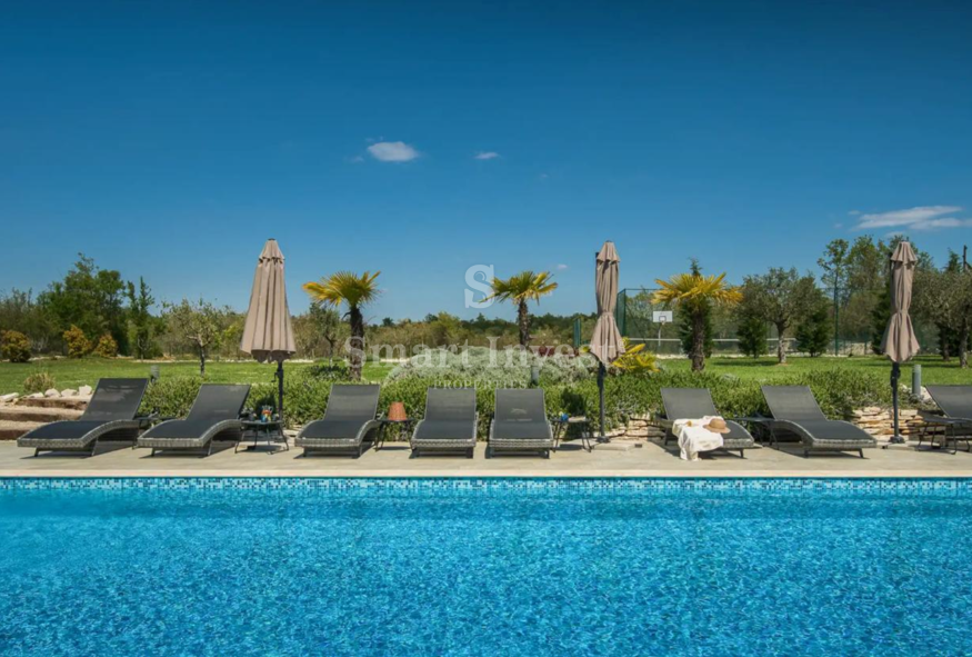 ISTRIA – SVETVINČENAT, villa di lusso su un terreno di 8.686 m²