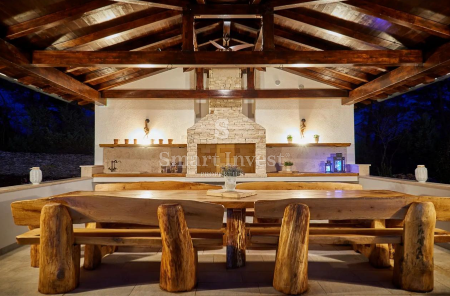 ISTRIA – SVETVINČENAT, villa di lusso su un terreno di 8.686 m²