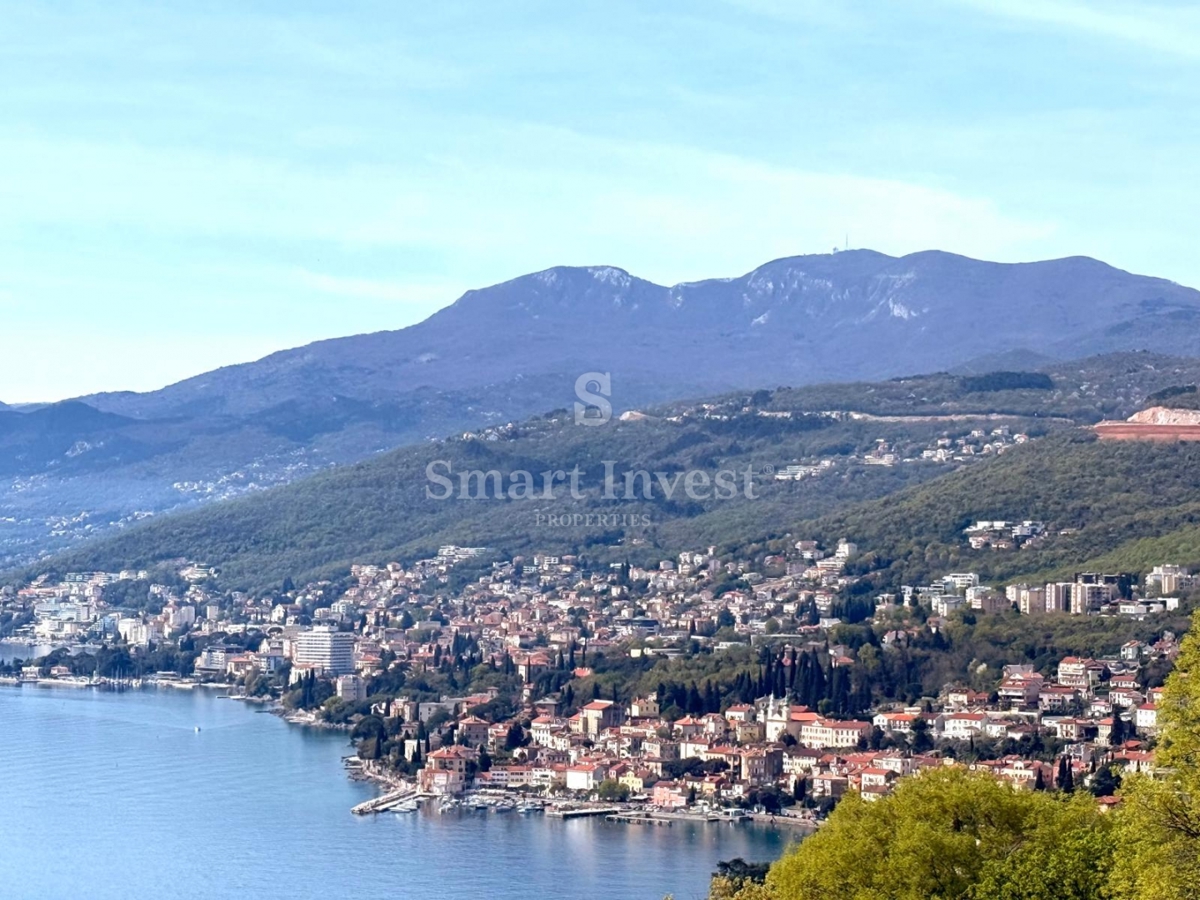 ABBAZIA - PAVLOVAC, casa con 2 appartamenti, garage e vista mare