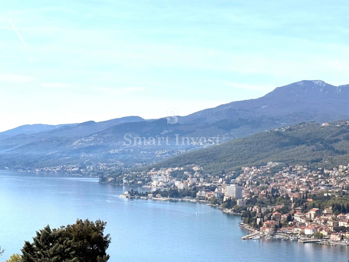 ABBAZIA - PAVLOVAC, casa con 2 appartamenti, garage e vista mare