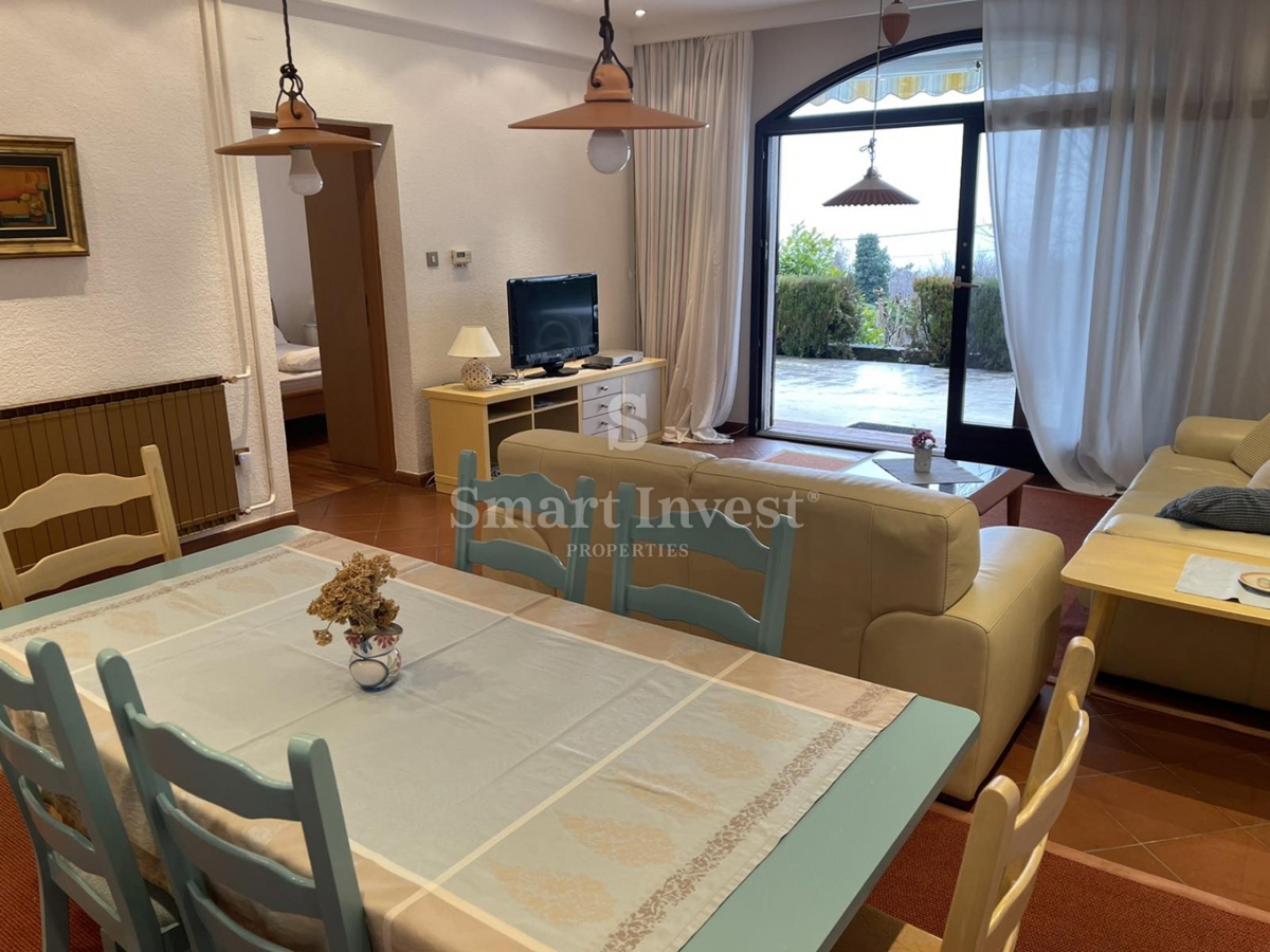 ABBAZIA - PAVLOVAC, casa con 2 appartamenti, garage e vista mare