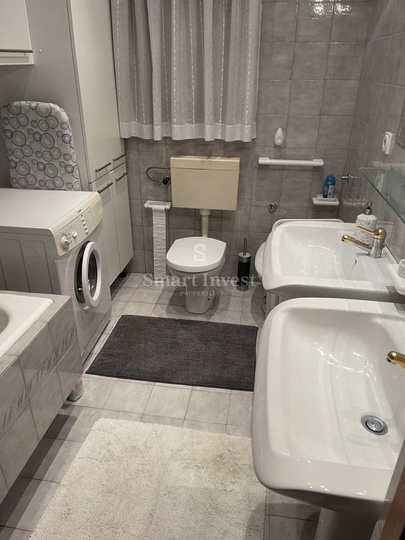 ABBAZIA - PAVLOVAC, casa con 2 appartamenti, garage e vista mare