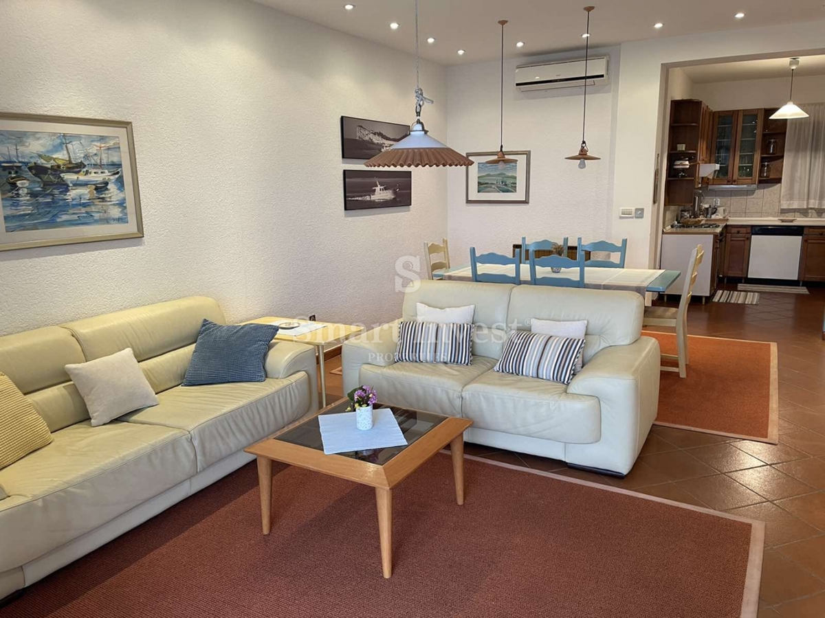 ABBAZIA - PAVLOVAC, casa con 2 appartamenti, garage e vista mare