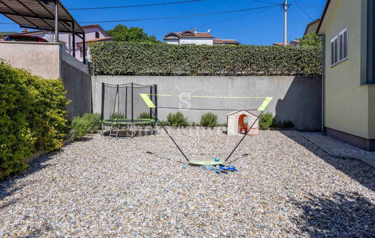 OPATIJA - POBRI, Bella casa con piscina e vista mare, in vendita