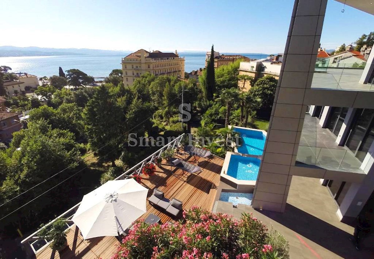 ABBAZIA - CENTRO, Villa esclusiva con vista mare, 100 m dal mare!