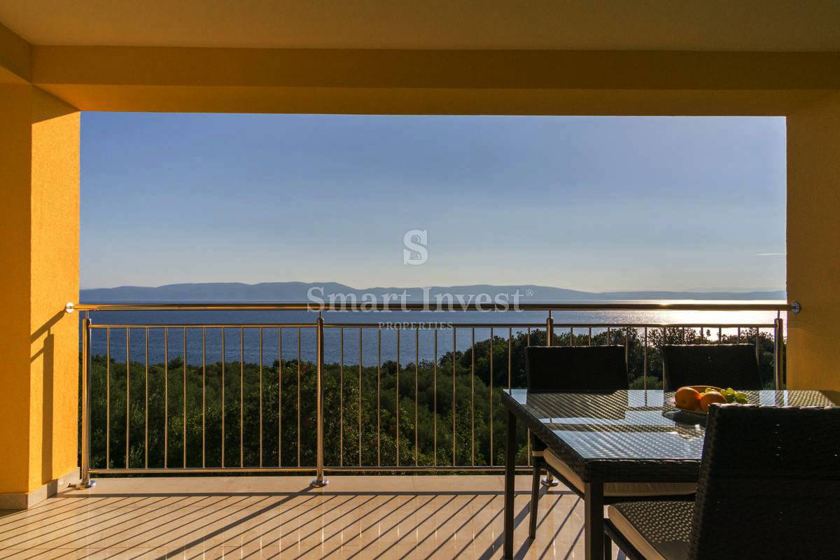 ISTRIA, RABAC - LABIN, HOUSE WITH 6 APARTMENTS NEAR THE SEA