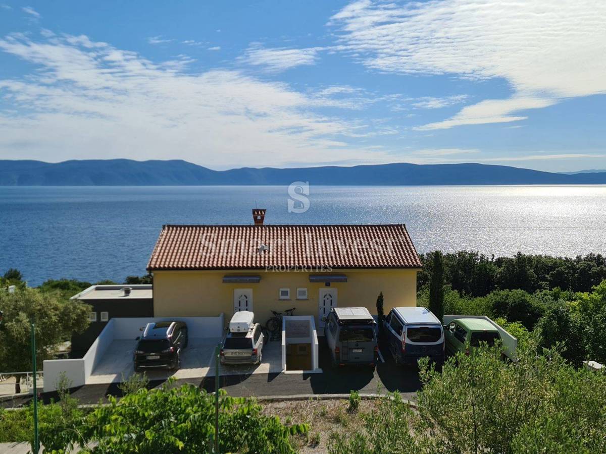 ISTRIA, RABAC - LABIN, HOUSE WITH 6 APARTMENTS NEAR THE SEA