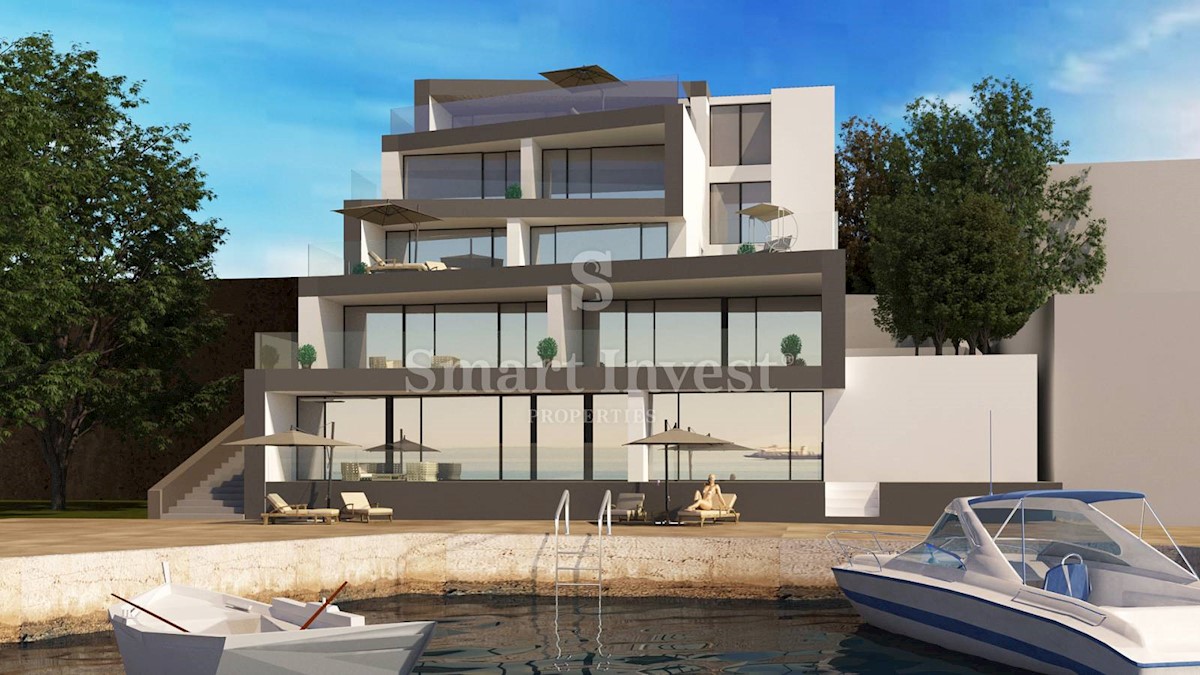 FIUME, Appartamento di lusso fronte mare con garage, in vendita