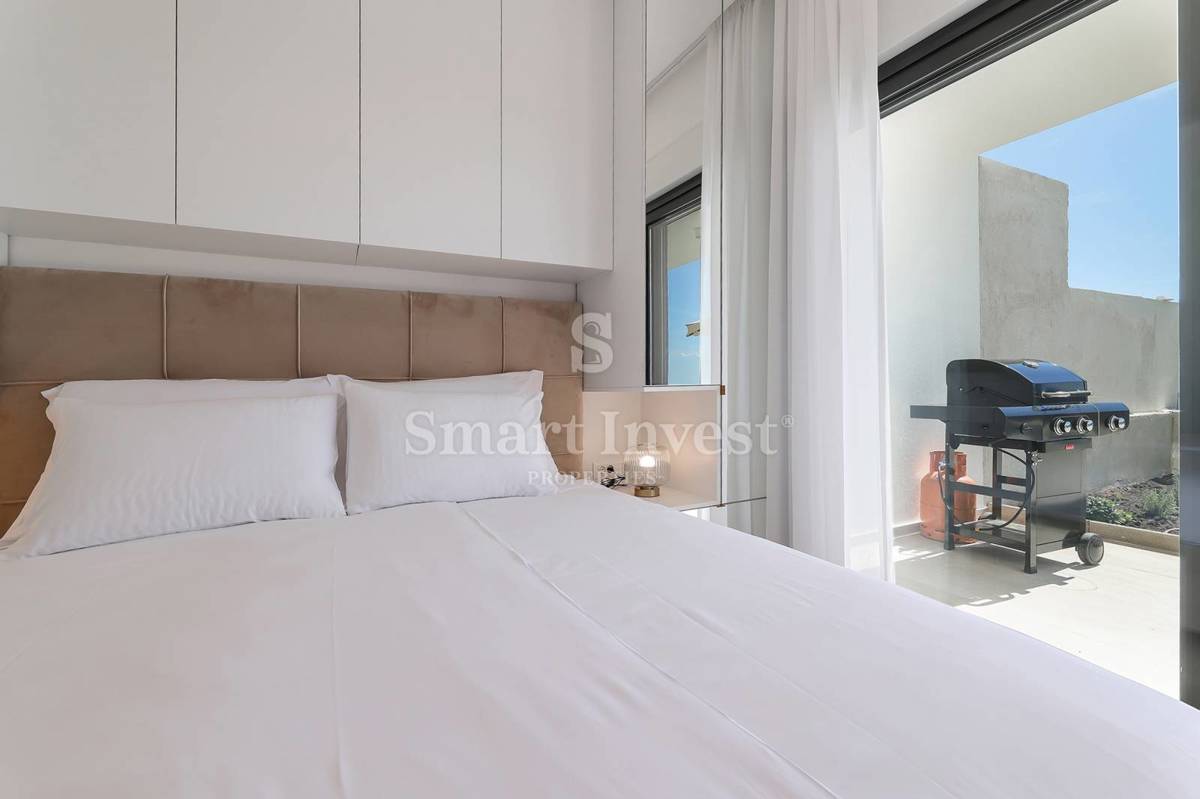 ISOLA DI PAG, lussuosa villa bifamiliare con piscina e vista mare, a 100 m dal mare!