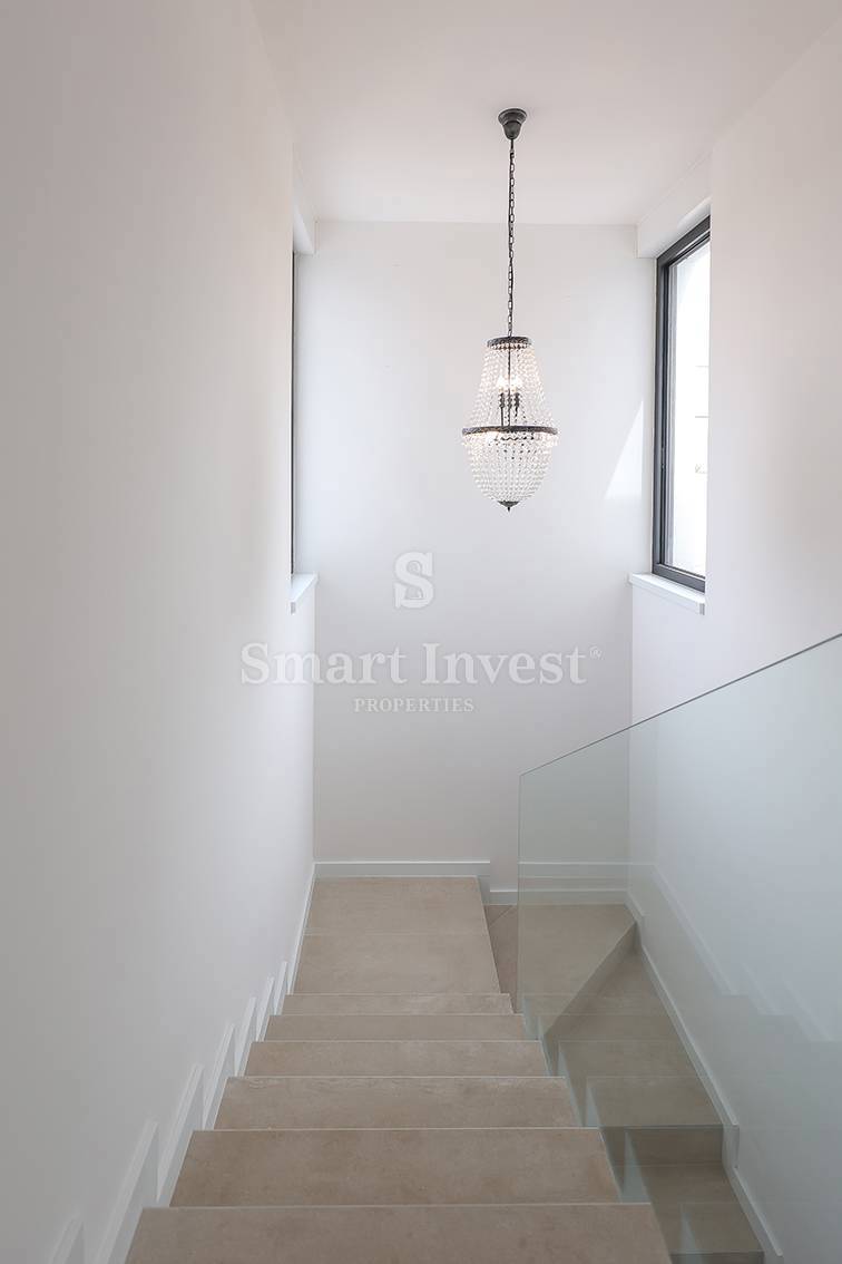 ISOLA DI PAG, lussuosa villa bifamiliare con piscina e vista mare, a 100 m dal mare!