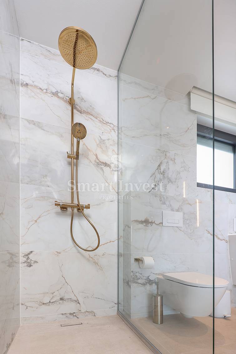 ISOLA DI PAG, lussuosa villa bifamiliare con piscina e vista mare, a 100 m dal mare!