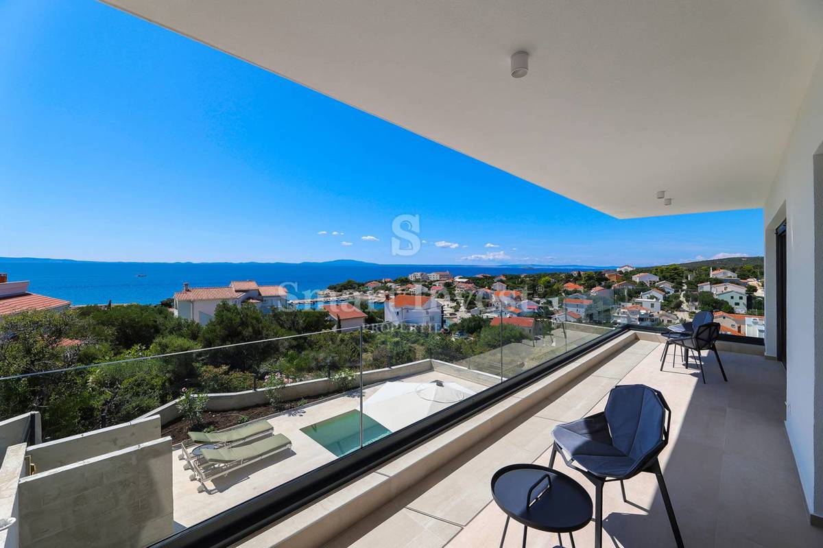 ISOLA DI PAG, lussuosa villa bifamiliare con piscina e vista mare, a 100 m dal mare!