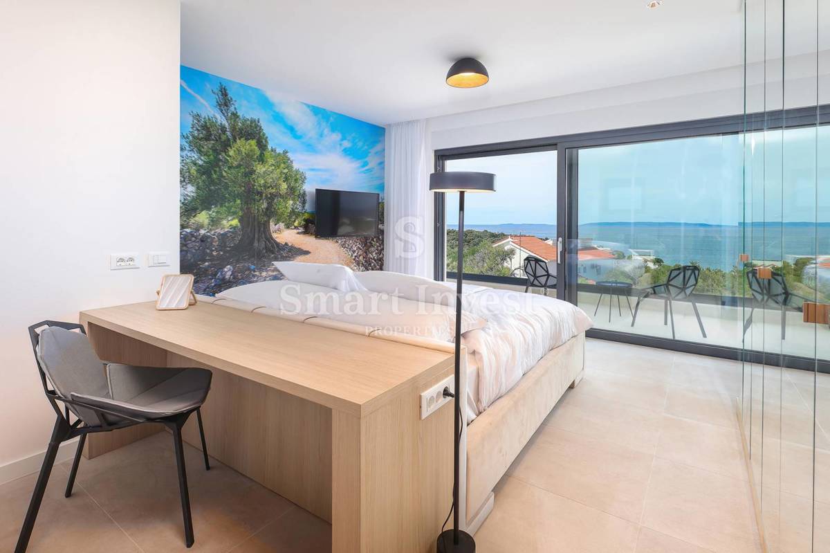 ISOLA DI PAG, lussuosa villa bifamiliare con piscina e vista mare, a 100 m dal mare!