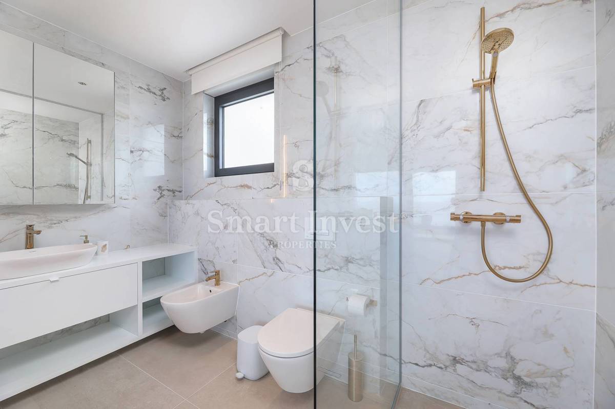 ISOLA DI PAG, lussuosa villa bifamiliare con piscina e vista mare, a 100 m dal mare!