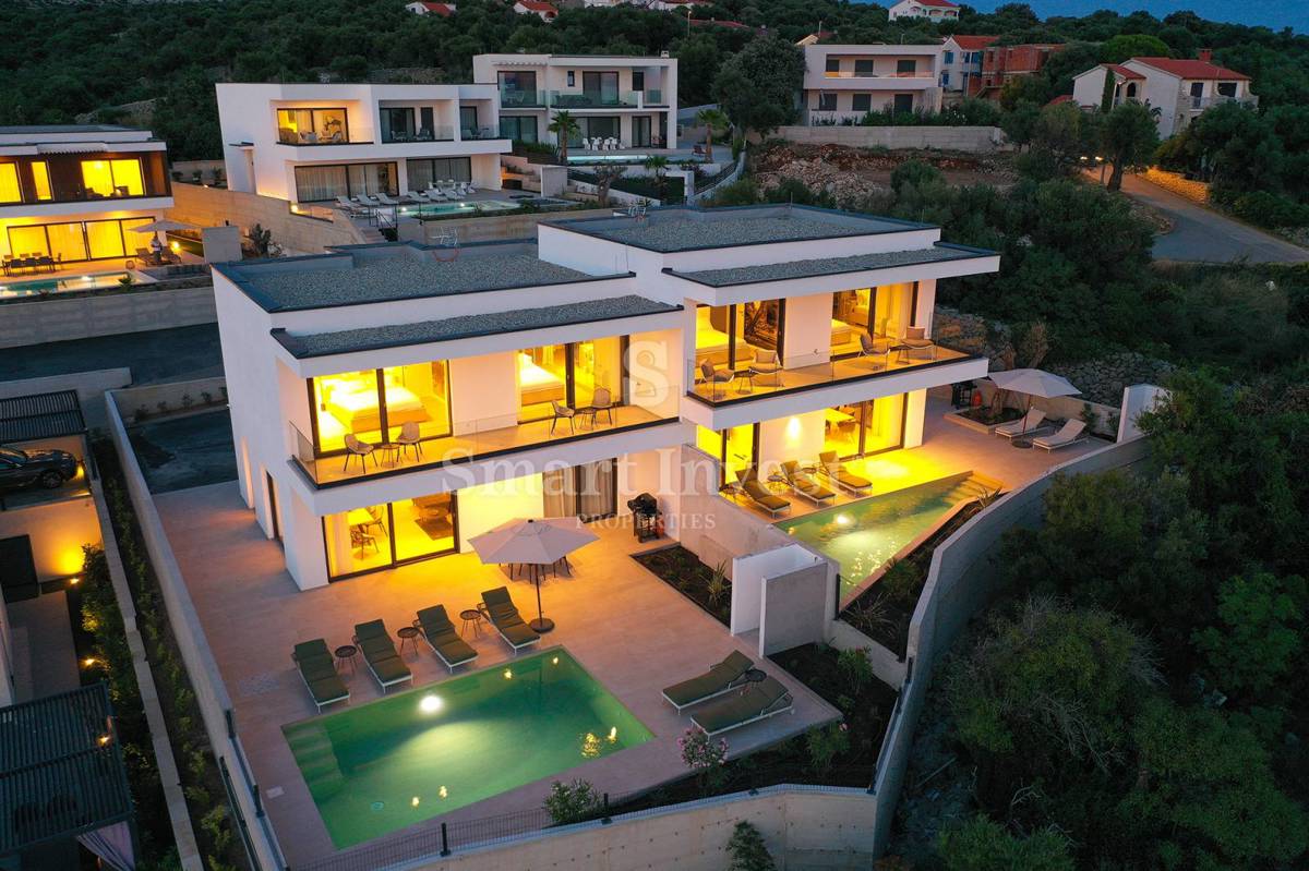 ISOLA DI PAG, lussuosa villa bifamiliare con piscina e vista mare, a 100 m dal mare!