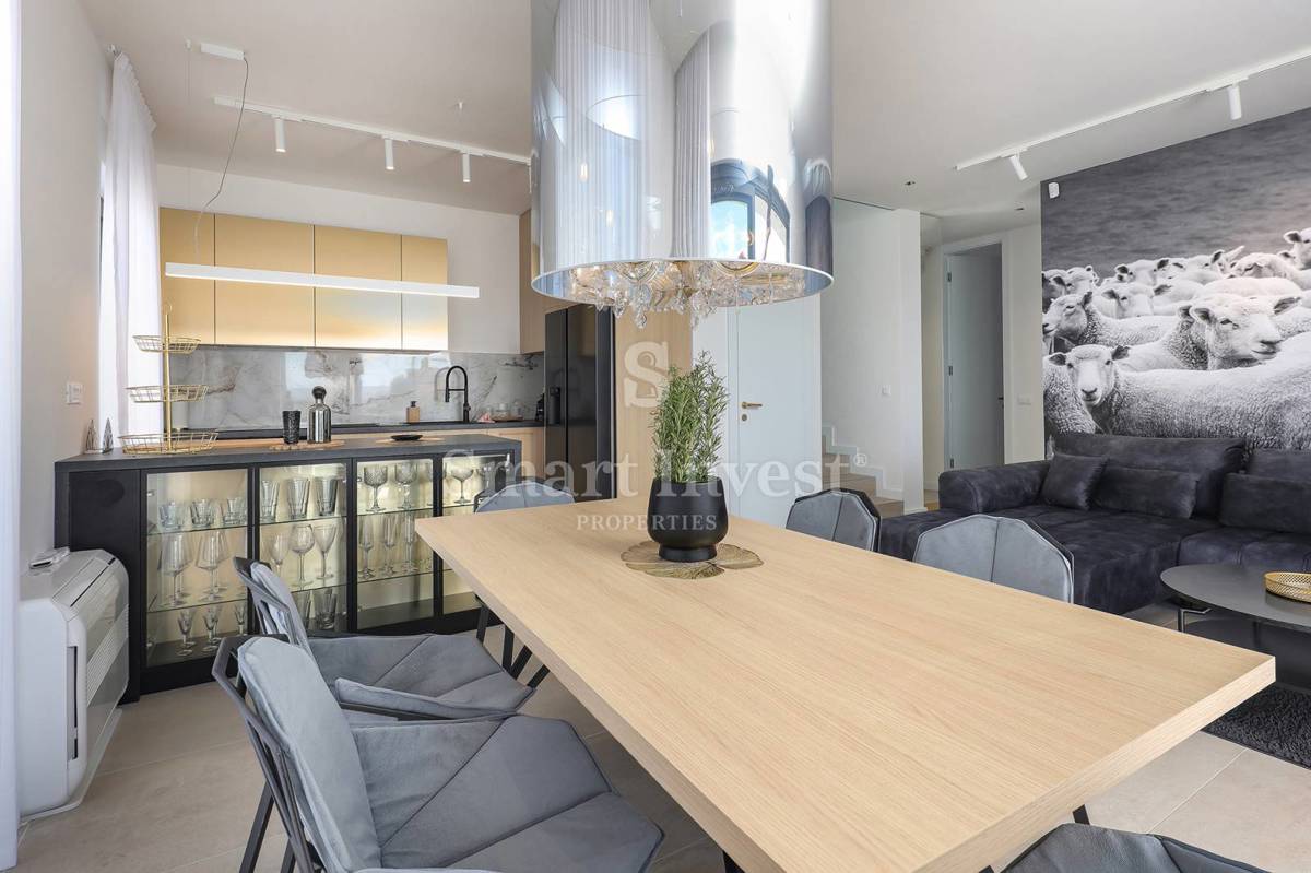 ISOLA DI PAG, lussuosa villa bifamiliare con piscina e vista mare, a 100 m dal mare!