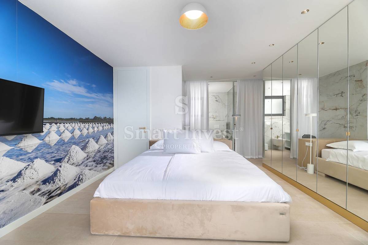 ISOLA DI PAG, lussuosa villa bifamiliare con piscina e vista mare, a 100 m dal mare!