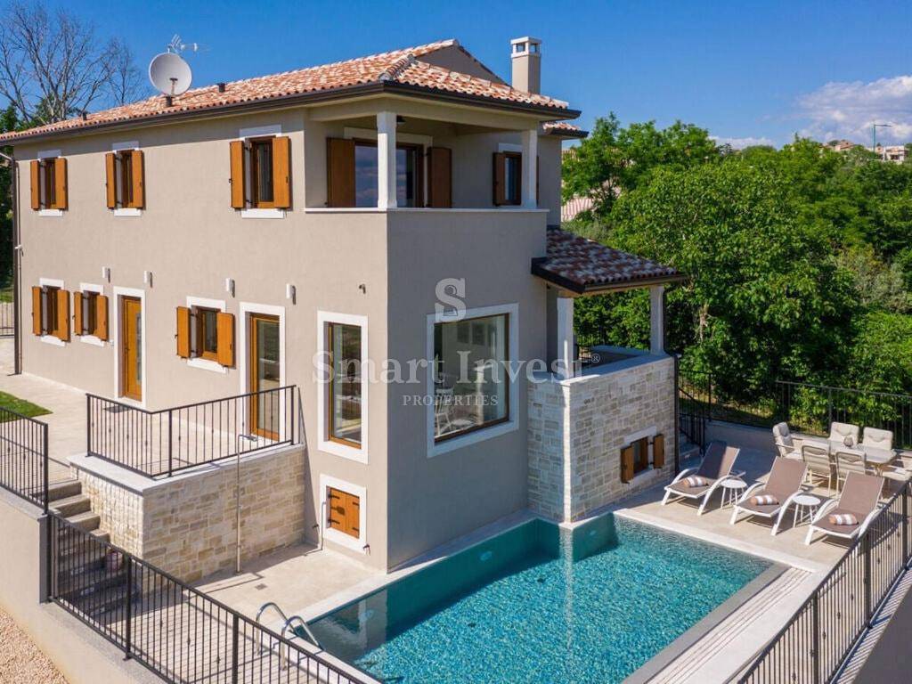 ISTRIA - BUIE, villa in pietra con piscina e vista mare