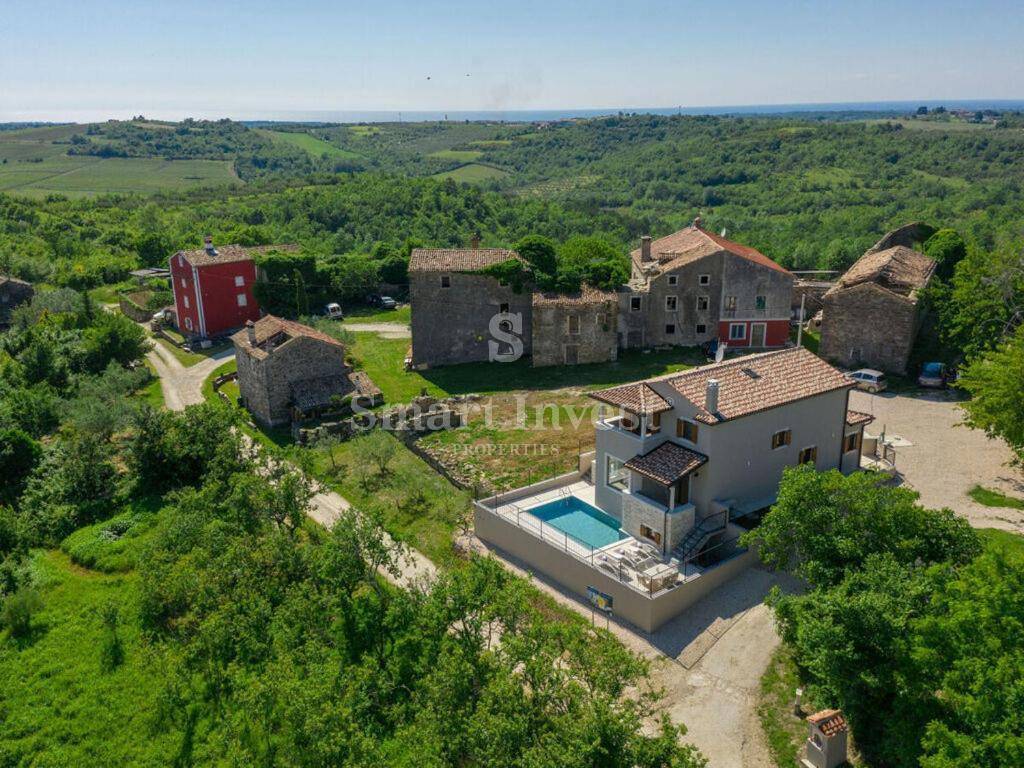 ISTRIA - BUIE, villa in pietra con piscina e vista mare