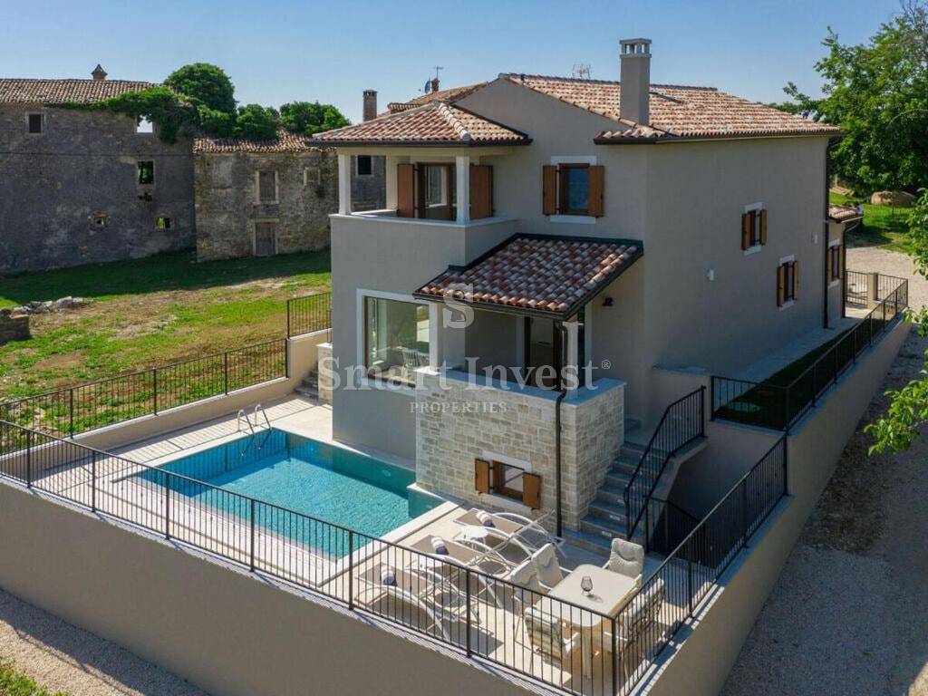 ISTRIA - BUIE, villa in pietra con piscina e vista mare