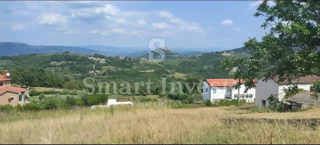 ISTRIA - MONTONA, terreno e casa con vista su Montona