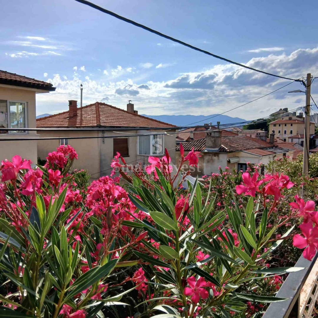 FIUME - KOZALA, appartamento con balcone e vista mare