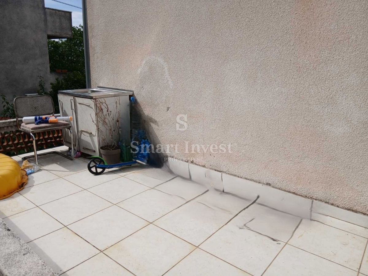 FIUME - KOZALA, appartamento con balcone e vista mare