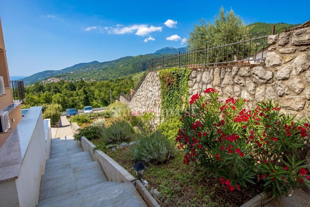 POLJANE - IČIĆI, Opatija, 75,60m2