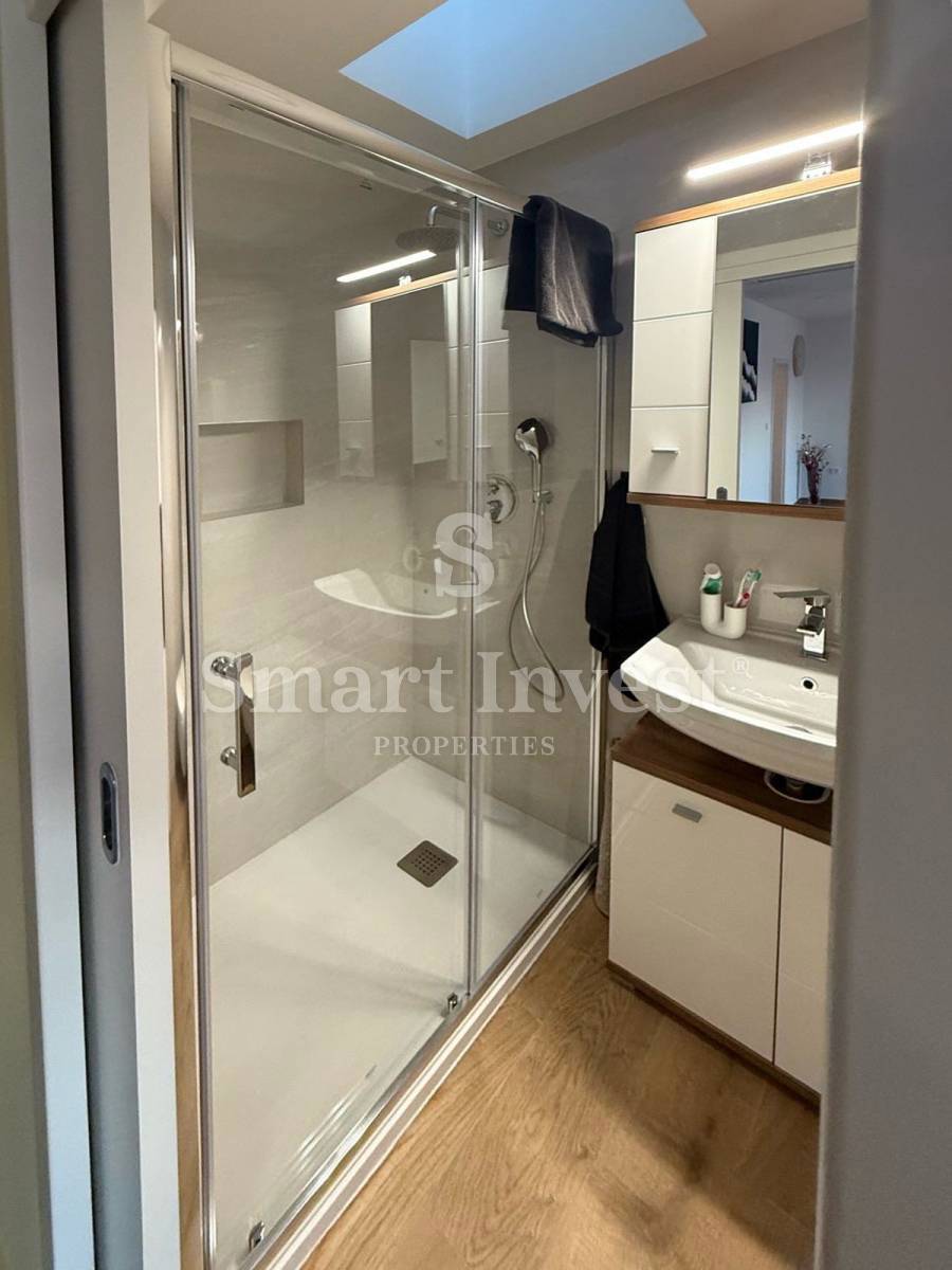 MATULJI, bellissimo appartamento con vista mare e parcheggio