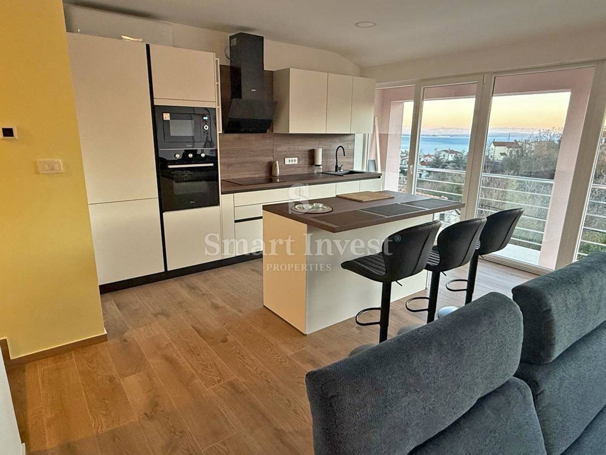 MATULJI, bellissimo appartamento con vista mare e parcheggio