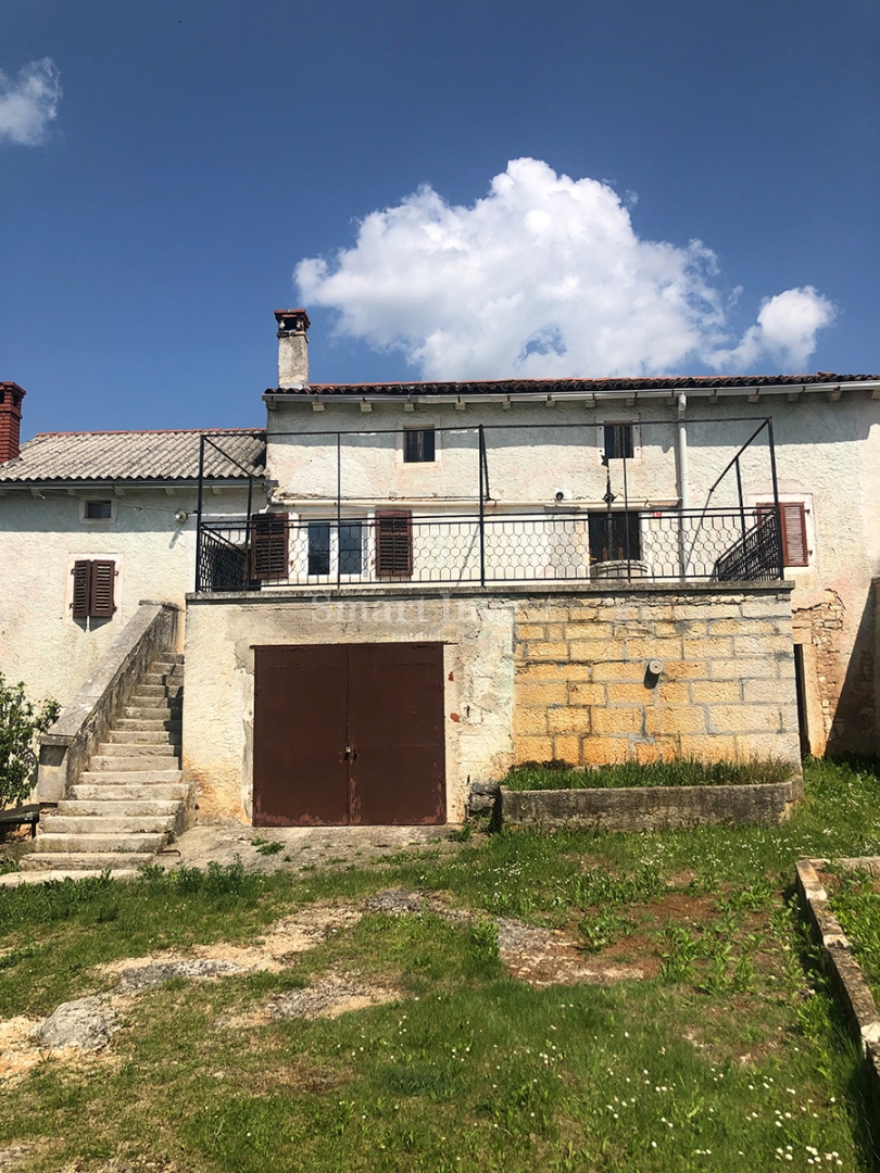 ISTRIA CENTRALE, vecchia casa con progetto e permesso di ricostruzione