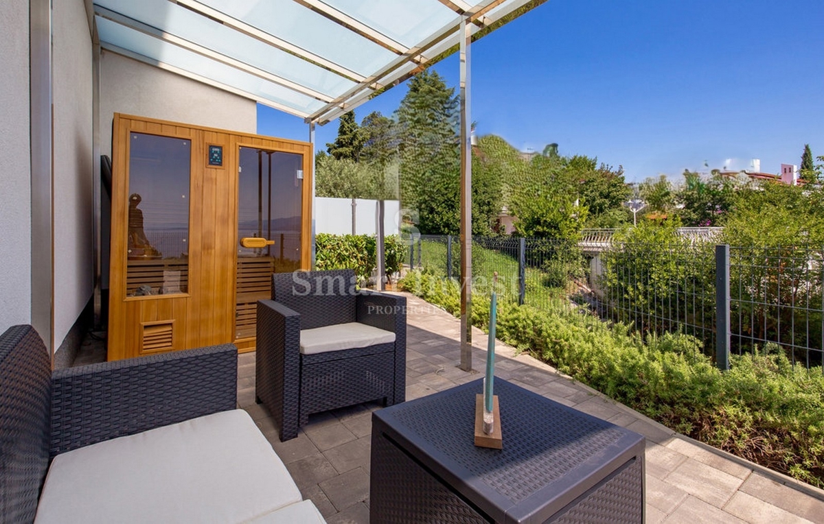 ABBAZIA - POBRI, appartamento con vista mare e parcheggio