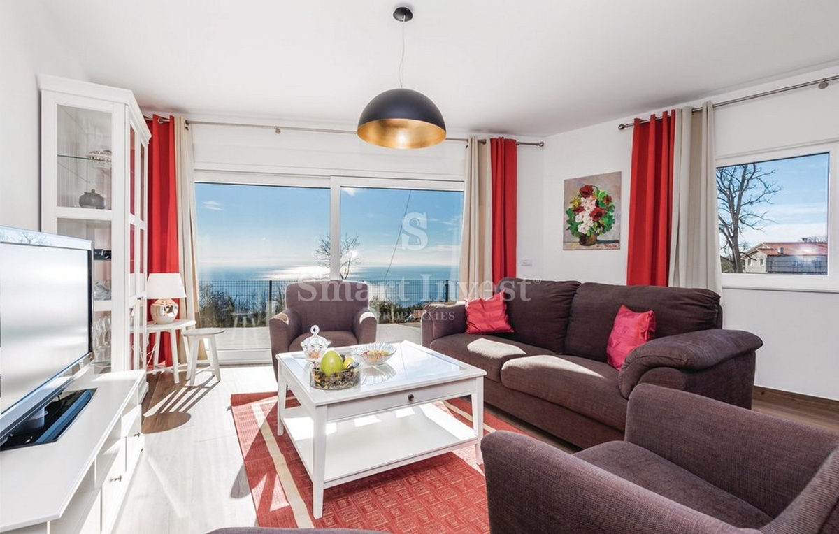 ABBAZIA - POBRI, appartamento con vista mare e parcheggio