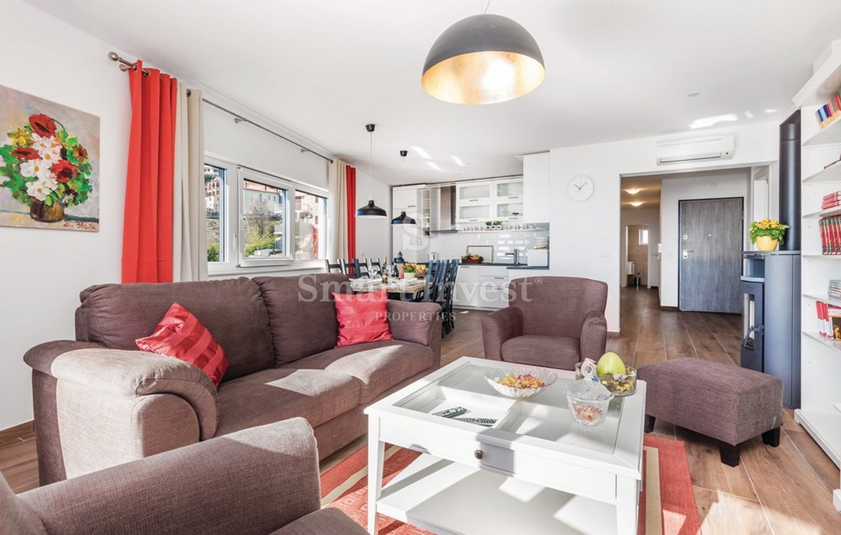 ABBAZIA - POBRI, appartamento con vista mare e parcheggio