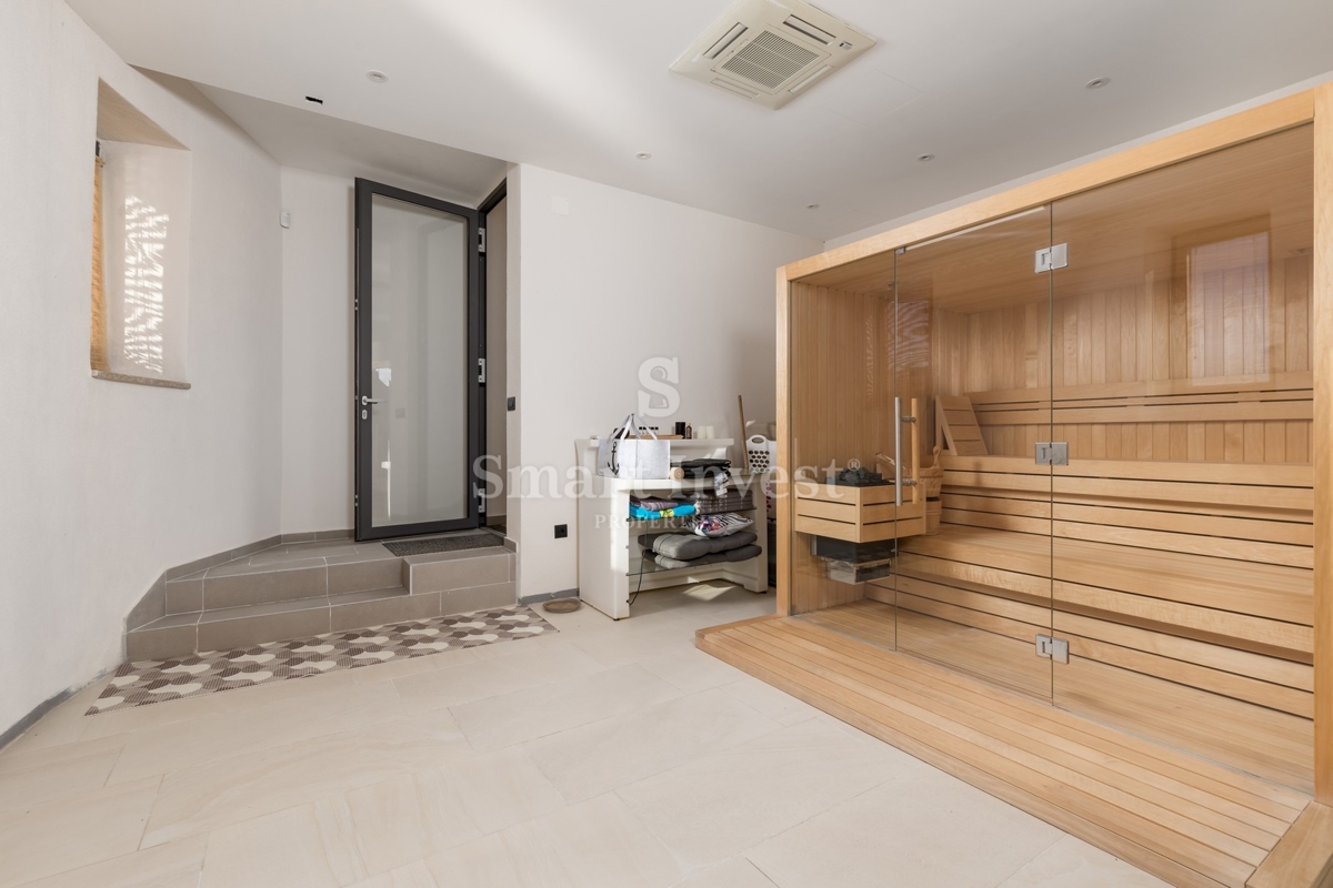 Casa Pećine, Rijeka, 300m2